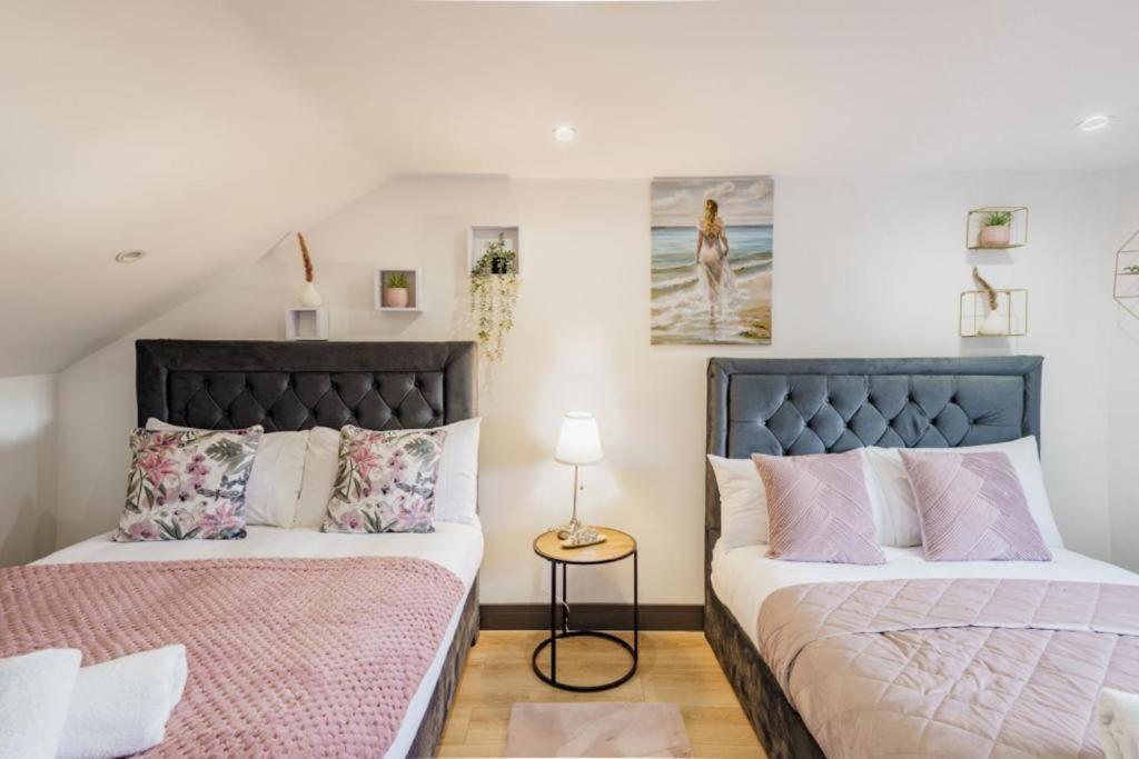 Heathrow Guest House - Oakway Feltham ภายนอก รูปภาพ